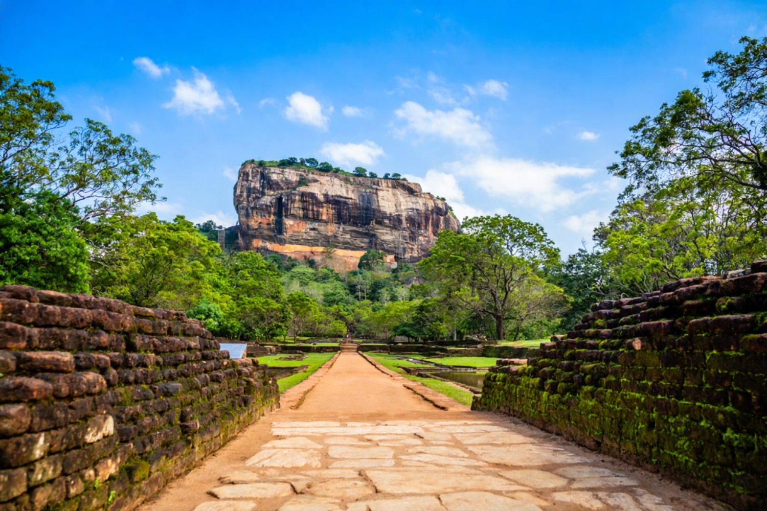 srilankatrevel.com tourisome